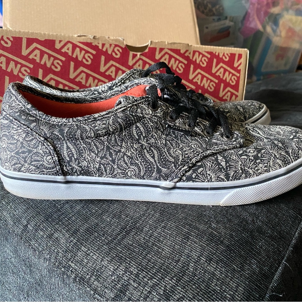Women’s 9 Henna Vans